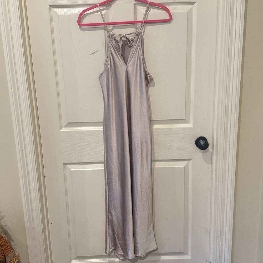 Bandit & The Babe NWT High Falls champagne satin midi dress, small - Picture 6 of 8